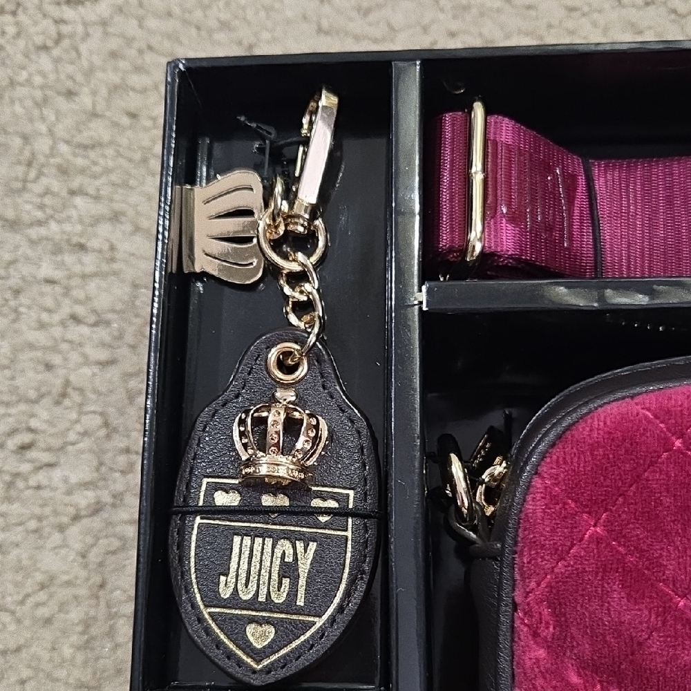 Juicy Couture Burgundy Quilted Bag with Gold Accents - Picture 4 of 13